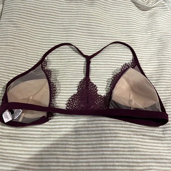 Victoria’s Secret front closure bra size large